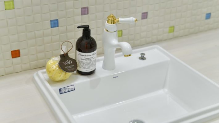 洗面台：宮城県塩釜市　大人ポップな洗面室リフォーム