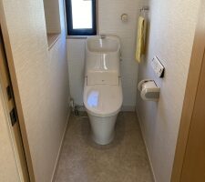 トイレ：宮城県名取市　リフォームで広々トイレ空間へ