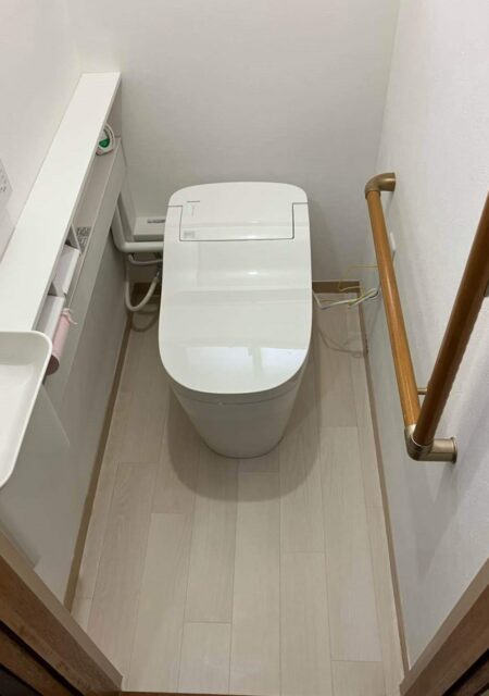 トイレ：宮城県塩竃市　アラウーノS160と手洗いカウンターでトイレリフォーム