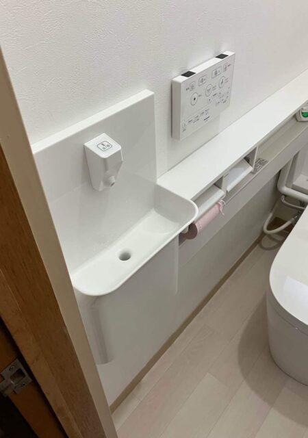 トイレ：宮城県塩竃市　アラウーノS160と手洗いカウンターでトイレリフォーム