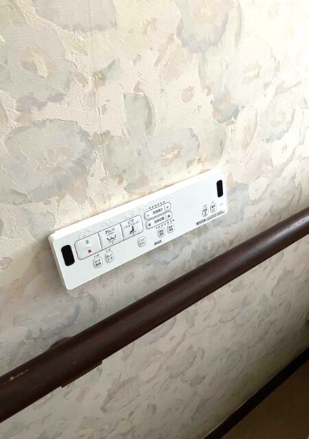 トイレ：宮城県多賀城市　既存クロスのままでトイレのリフォーム