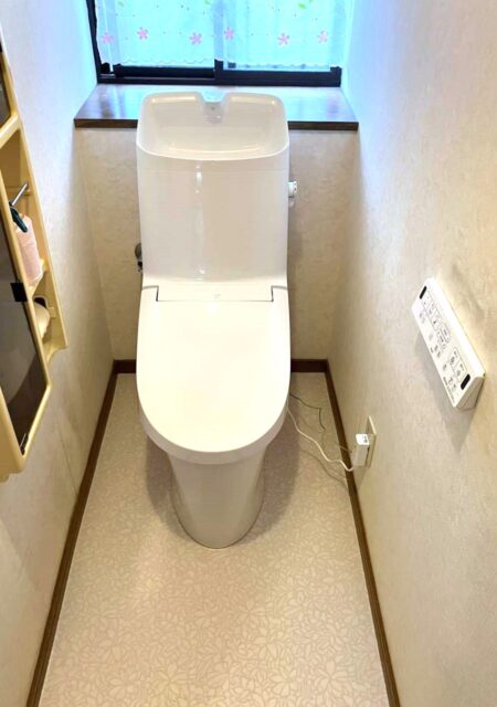 トイレ:宮城県宮城郡亘理町 LIXILのトイレ+床のリフォーム