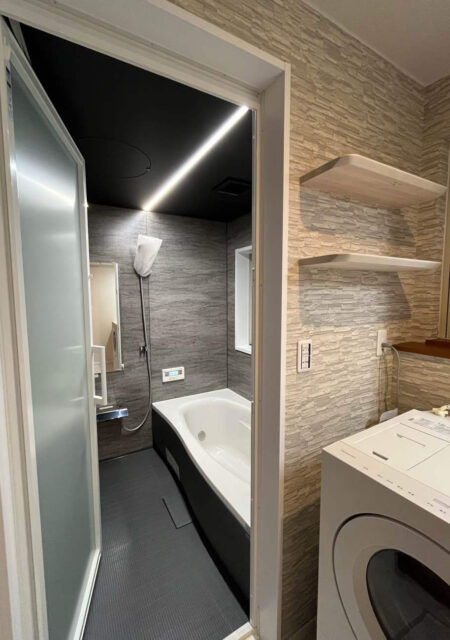 お風呂：宮城県仙台市宮城野区　ライン照明でホテルのような上質浴室にリフォーム