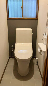 トイレ：宮城県多賀城市　アクセント壁×タイル調の快適なトイレリフォーム