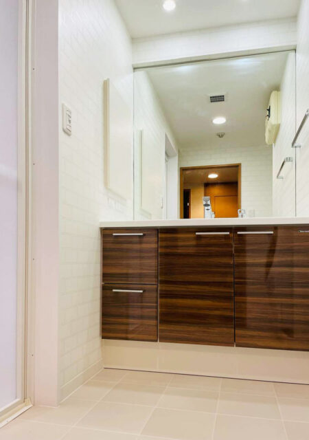 洗面台：宮城県仙台市泉区　お気に入りの鏡を再利用した洗面台リフォーム