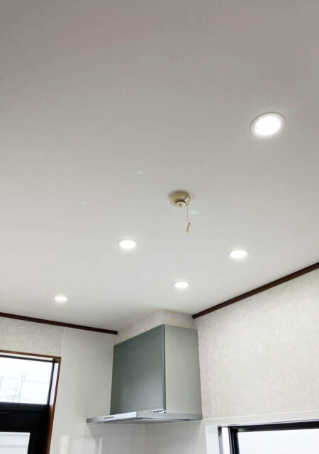 キッチン：宮城県柴田郡柴田町　ダウンライトでキッチン空間を明るくリフォーム